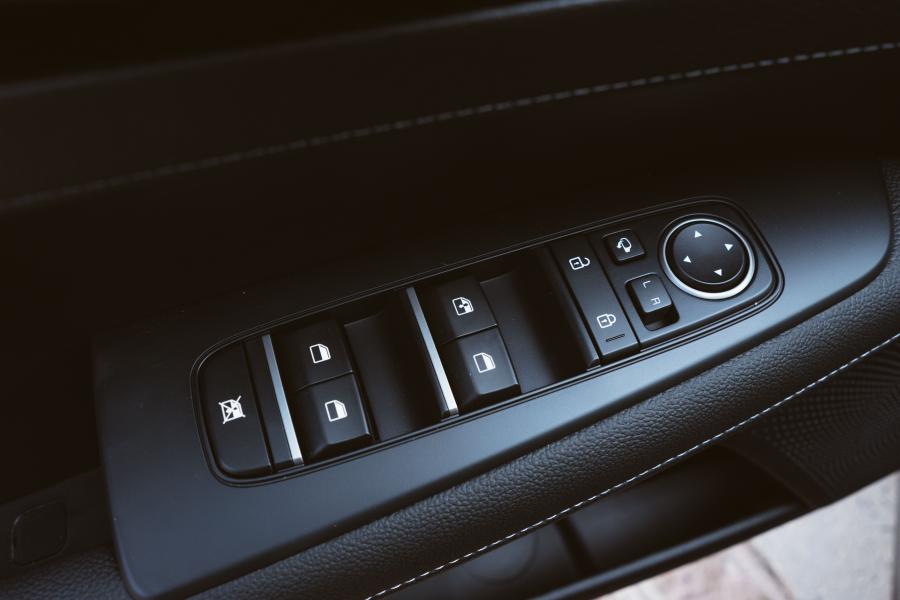 Детали интерьера Kia Cerato 2.0 2019 года  (LA) (фото 13 из 40)